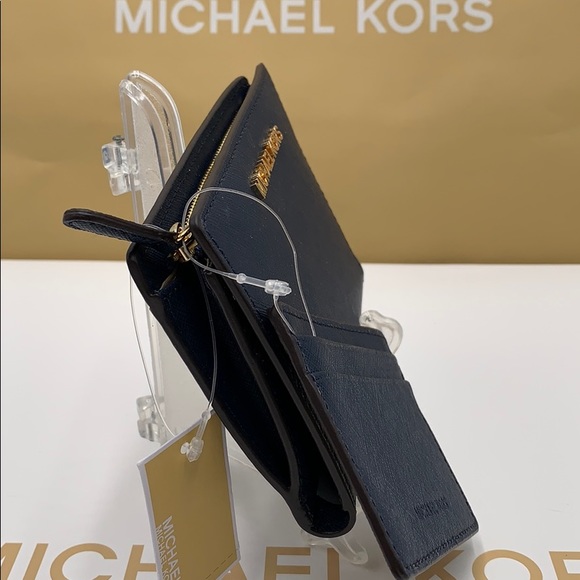 MICHAEL KORS JET SET TRAVEL MD CARRYALL W CRDCSE - Picture 3 of 16